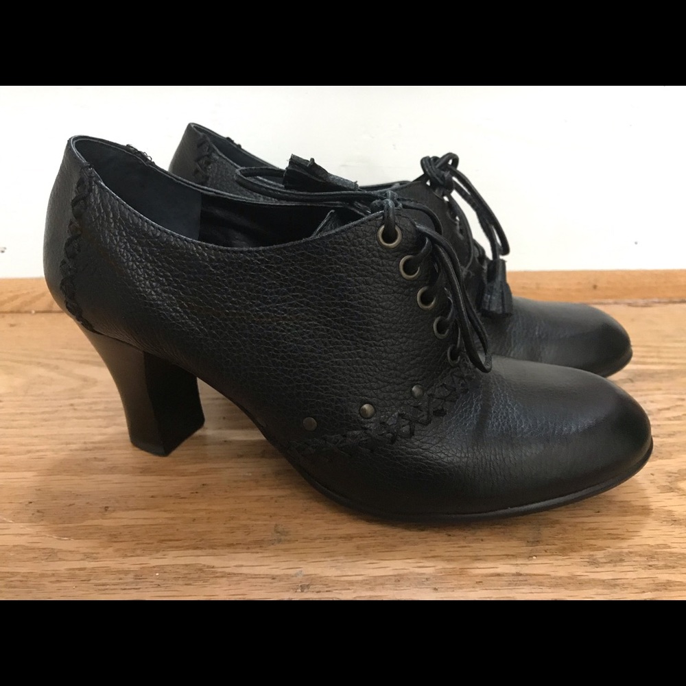 Aerosoles Short Lace Up Boot/Heel